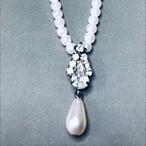 Gorgeous Bridal Necklace & Earring Set - Picture 2 of 6